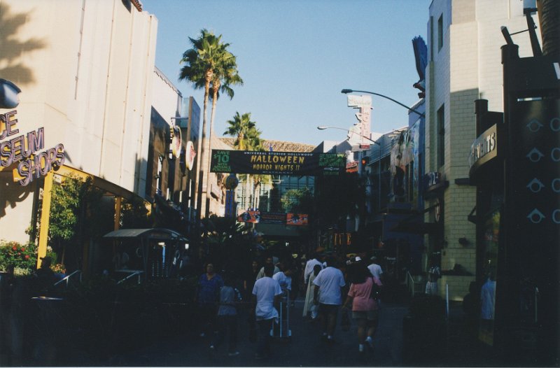 050-Universal Street.jpg